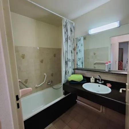 F2 Dans Avec Piscine Apartamento Fréjus